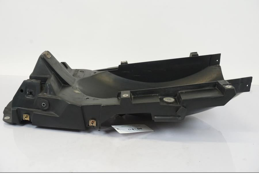 Höger sida på Undertail från en BMW R 1150 RS -2003 motorcykel.