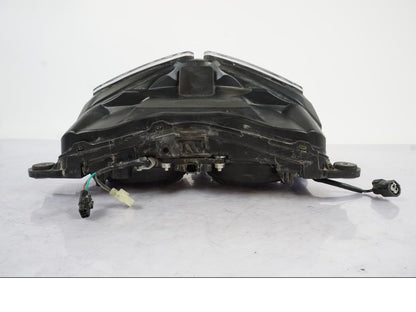 Snett nerifrån på Strålkastare från en Honda CRF 1000 Africa Twin -2016 motorcykel.