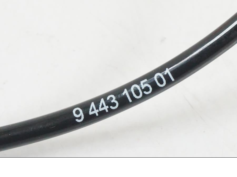 Vänster sida på ABS givare från en BMW R 1250 GS -2021 motorcykel.