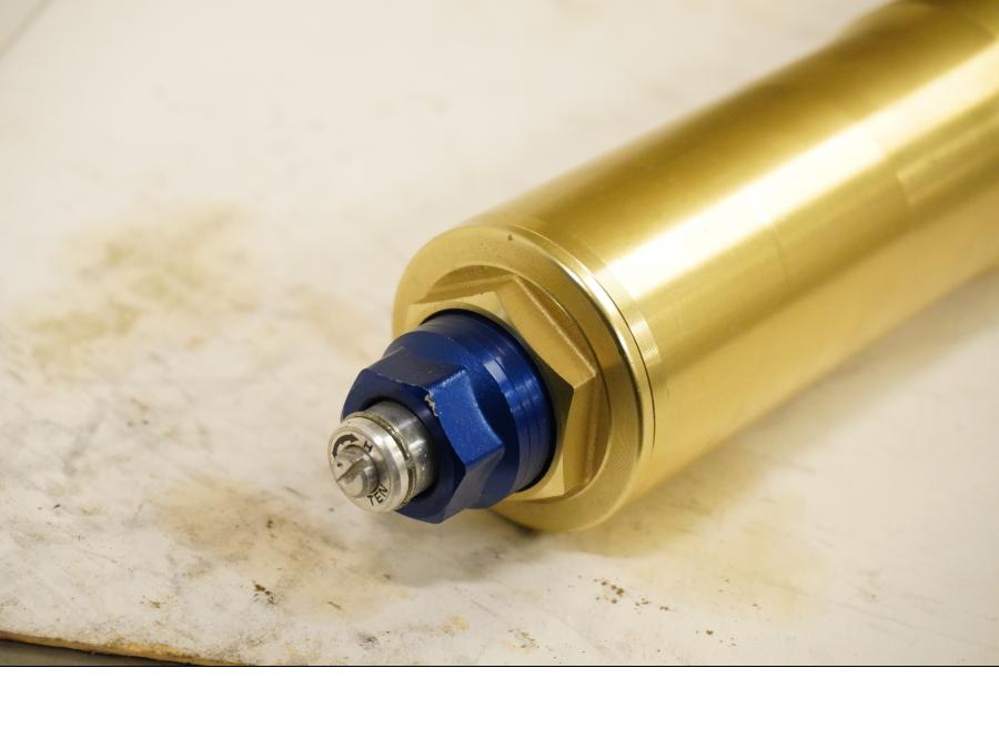 Vänster sida på Gaffelben från en Suzuki GSX-R 600 -2004 motorcykel.