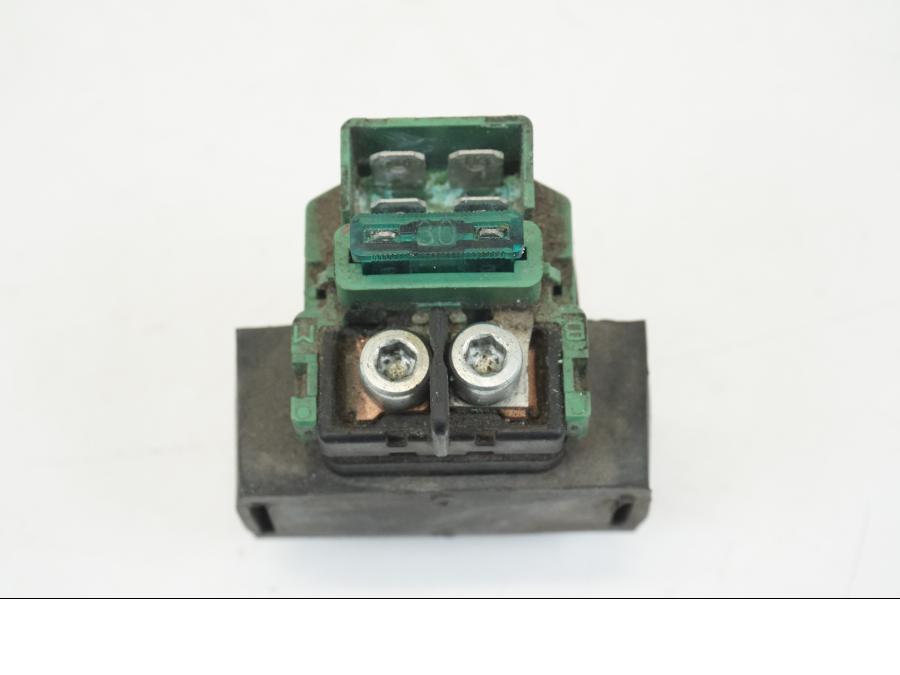 Extrabild1 på Startrelä från en Honda CB 750 -2002 motorcykel.