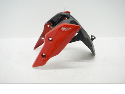 Höger sida på Framskärm från en Ducati Hypermotard -2020 motorcykel.