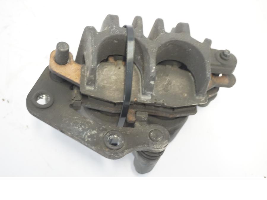 Höger sida på Bromsok från en Suzuki DL 1000 -2003 motorcykel.