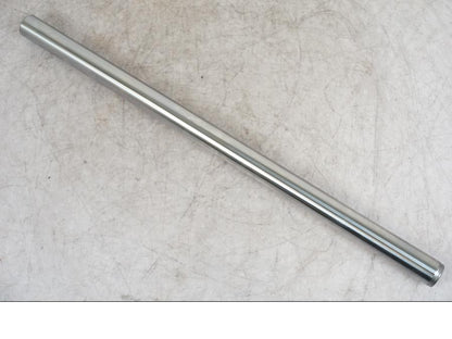 Framsidan på Gaffelben från en Suzuki K50 -1980 motorcykel.