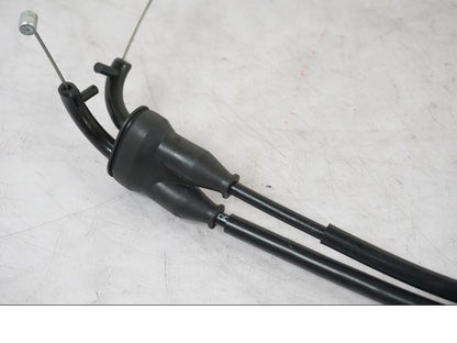 Vänster sida på Gasvajer från en Yamaha MT-09 -2020 motorcykel.