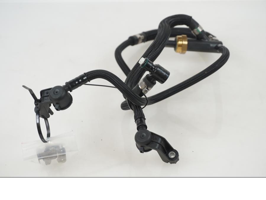 Baksidan på Fuel Rail från en BMW R 1250 RS -2020 motorcykel.