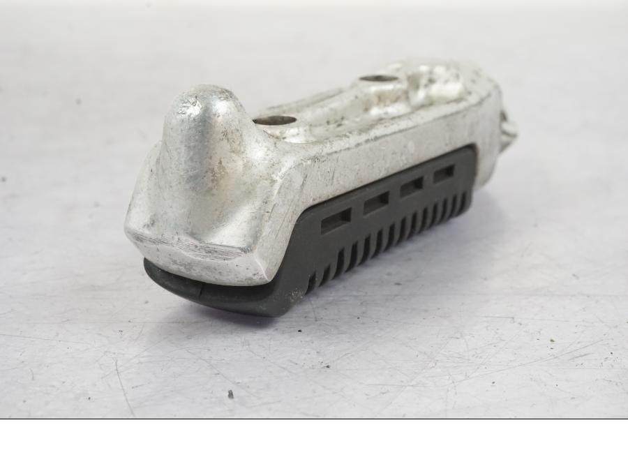 Vänster sida på Fotpinne från en Suzuki GSX 550 EF -1985 motorcykel.