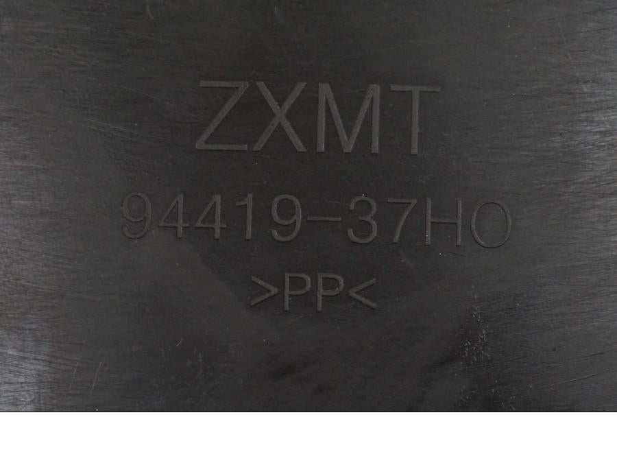 Vänster sida på Toppkåpa från en Suzuki GSX-R 750 -2009 motorcykel.