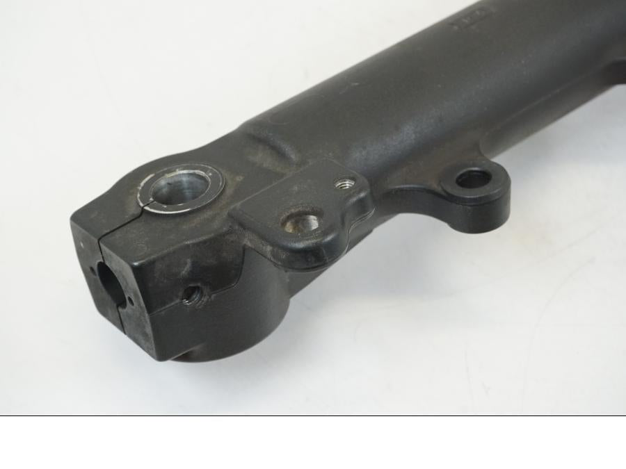 Extrabild3 på Gaffelben från en Yamaha XSR 700 -2016 motorcykel.