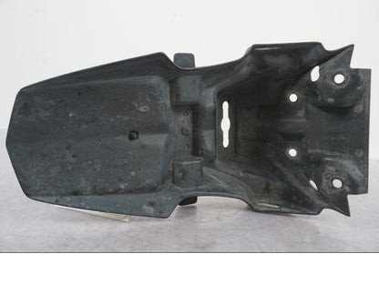 Extrabild2 på Skylthållare från en Suzuki GSF 1250 -2010 motorcykel.