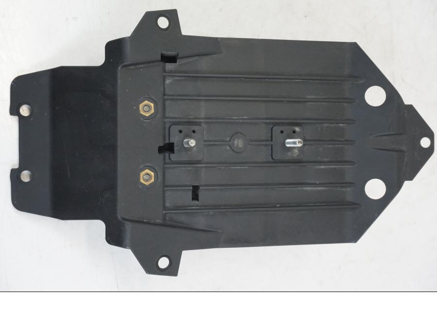 Extrabild3 på Batterikåpa från en Ducati Streetfighter S -2011 motorcykel.