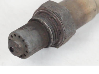 Vänster sida på Lambdasond från en KTM 390 Adventure -2021 motorcykel.