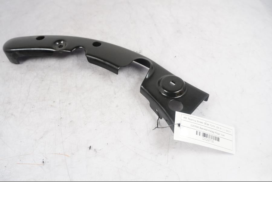 Baksidan på Bakskärmstag från en H-D Touring Street Glide FLHX -2009 motorcykel.