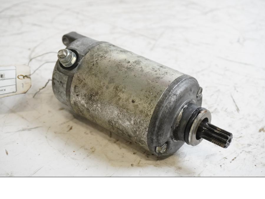 Framsidan på Startmotor från en Kawasaki Z 750 -2008 motorcykel.