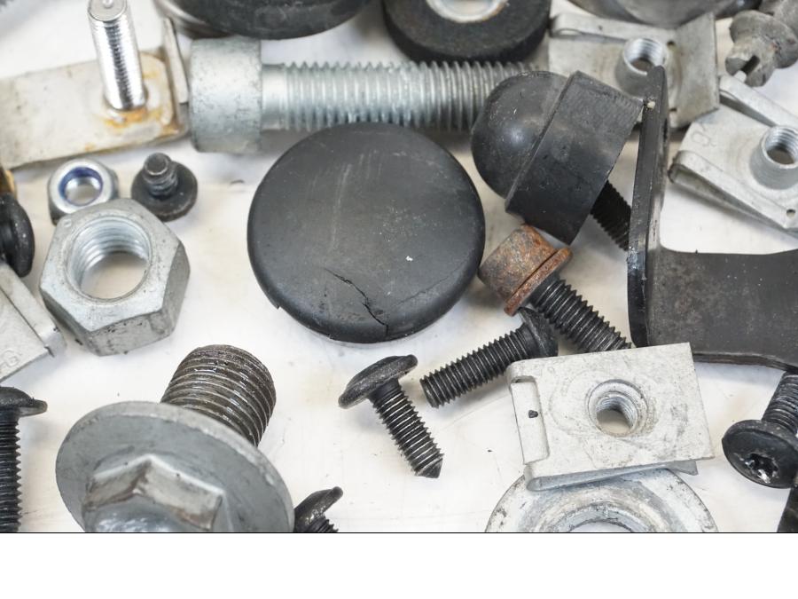 Extrabild2 på Skruv / Mutter etc från en BMW K 1200 LT -2004 motorcykel.