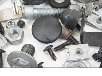 Extrabild2 på Skruv / Mutter etc från en BMW K 1200 LT -2004 motorcykel.