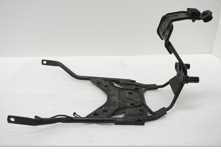 Framsidan på Bakskärmstag från en Suzuki GSX 1300 BK -2008 motorcykel.