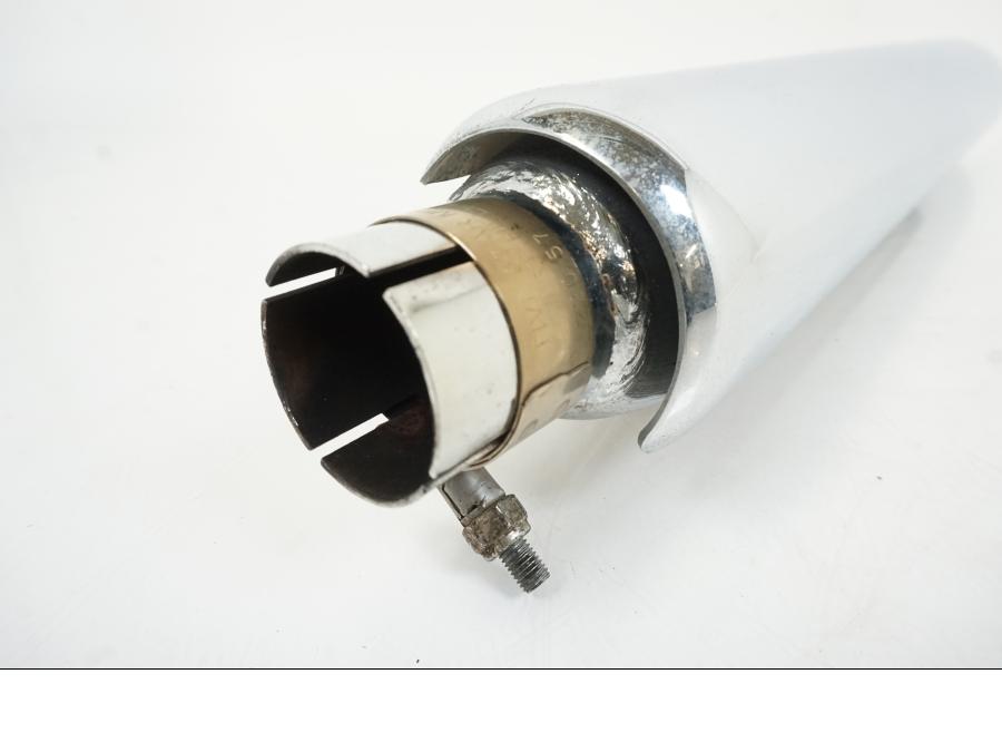 Snett uppifrån på Ljuddämpare Sport från en H-D FLHC -2018 motorcykel.