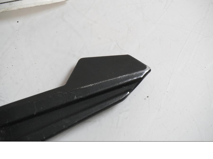 Baksidan på Fotpinnefäste från en KTM RC8 -2013 motorcykel.