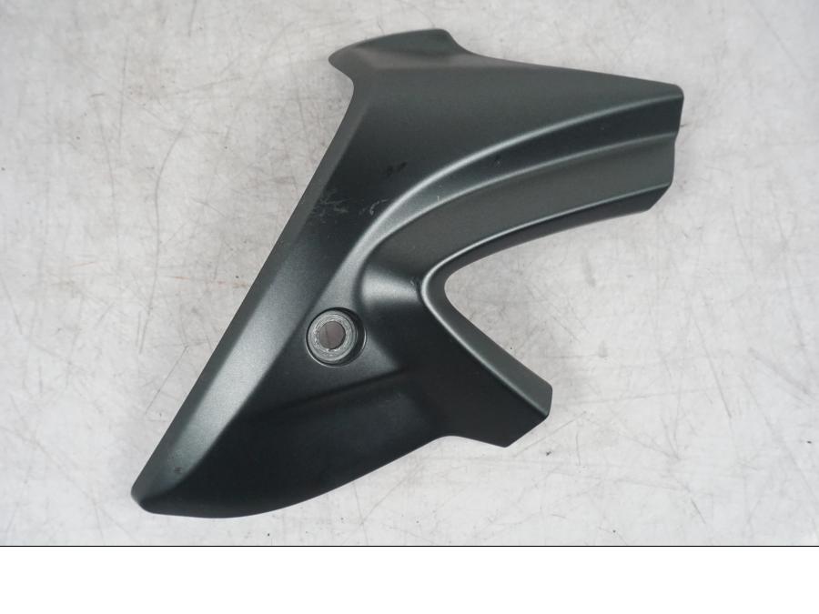 Framsidan på Strålkastarkåpa från en Suzuki GSF 1250 -2010 motorcykel.