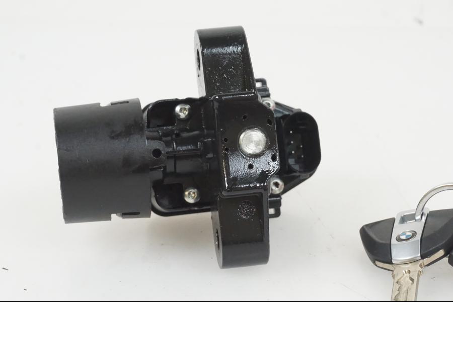 Baksidan på Tändningslås från en BMW R Ninet -2017 motorcykel.