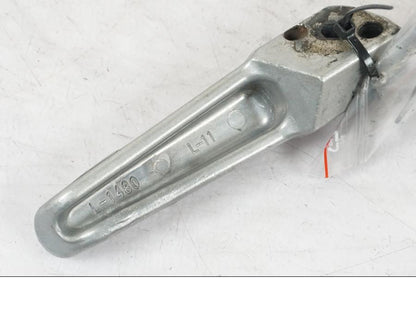 Vänster sida på Fotpinne från en Kawasaki Z 900 -2019 motorcykel.