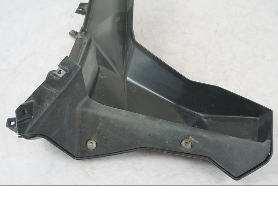 Snett uppifrån på Tankkåpa från en Triumph Tiger Explorer -2013 motorcykel.