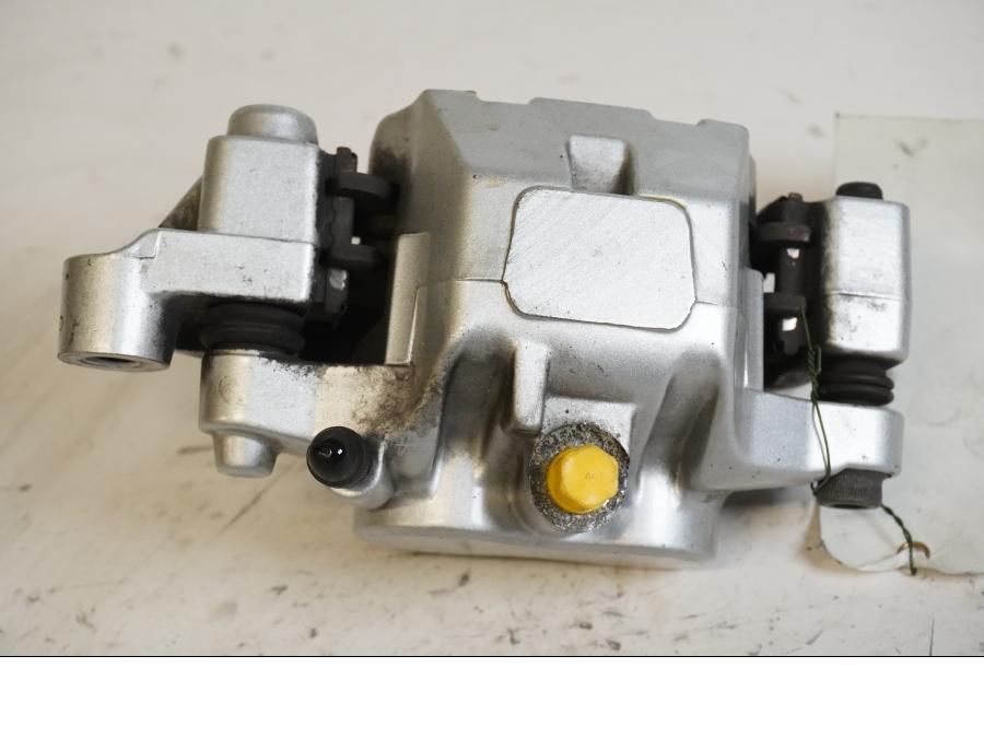 Höger sida på Bromsok från en Yamaha XVS 1100 -1999 motorcykel.