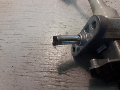 Baksidan på Låssats från en Yamaha Cygnus -2007 motorcykel.