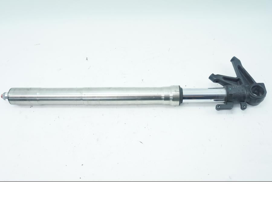 Baksidan på Gaffelben från en Ducati 848 -2010 motorcykel.