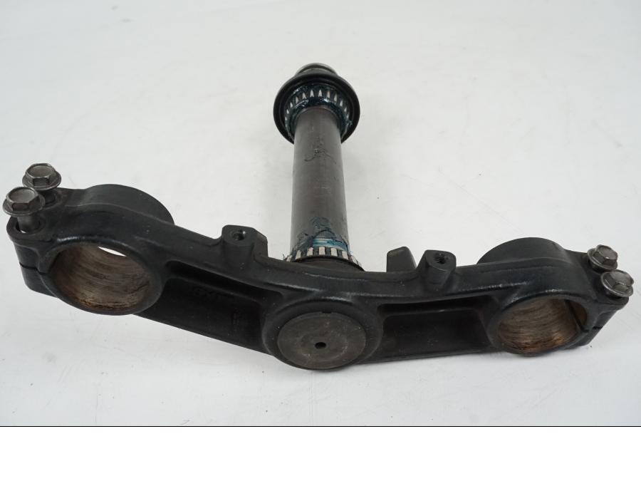 Snett uppifrån på Gaffelkrona från en Kawasaki Z 750 -2006 motorcykel.