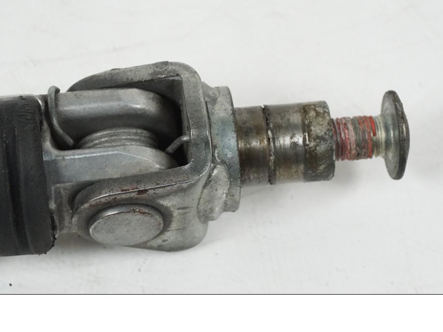 Baksidan på Fotpinne från en Kawasaki Z 750 -2006 motorcykel.