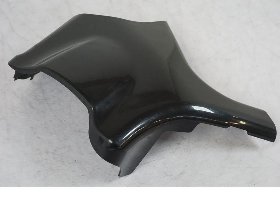 Baksidan på Ramskydd från en Suzuki VL 800 -2002 motorcykel.