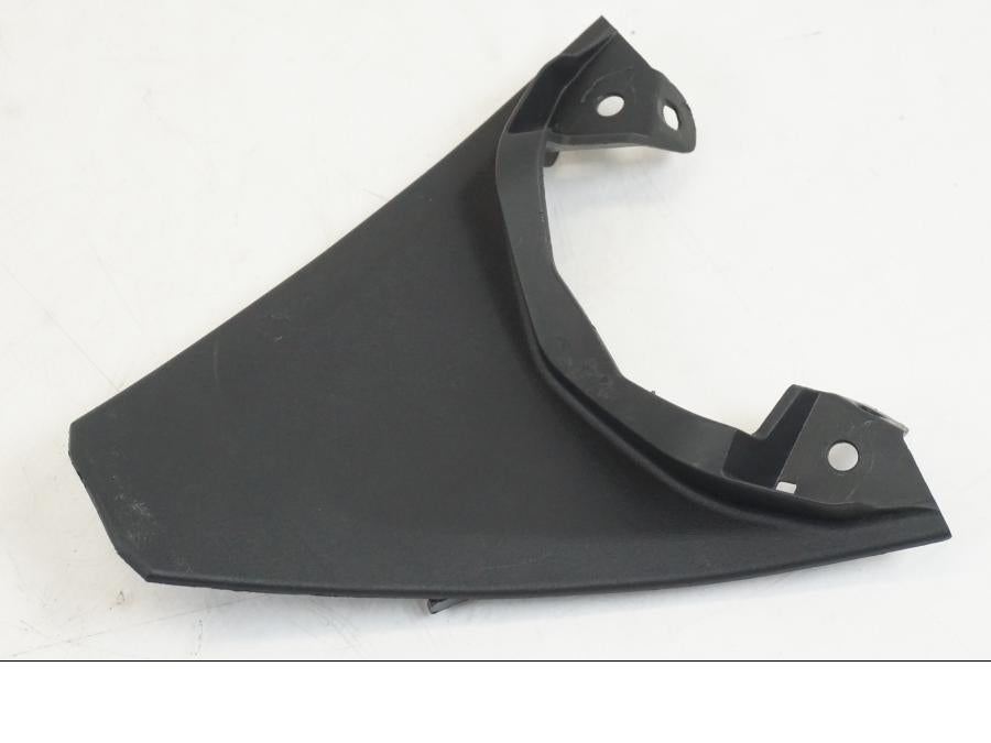 Framsidan på Plast från en Yamaha YZF R7 -2022 motorcykel.