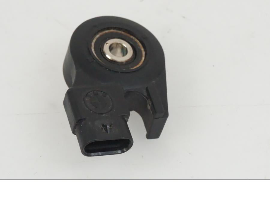 Baksidan på Sidostödsbrytare från en BMW R Ninet -2017 motorcykel.