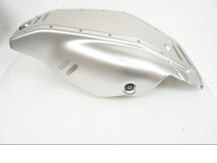 Framsidan på Motorskyddskåpa från en Ducati Desert X -2023 motorcykel.