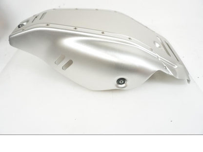 Framsidan på Motorskyddskåpa från en Ducati Desert X -2023 motorcykel.