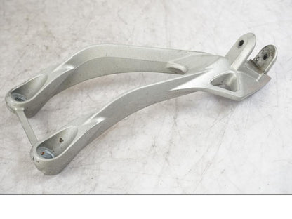 Höger sida på Fotpinnefäste från en Kawasaki ZX-6R -2006 motorcykel.