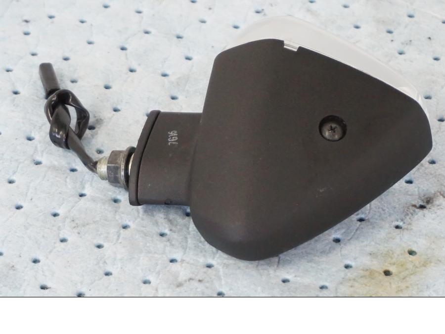 Snett uppifrån på Blinkers från en Suzuki GSX 1300 BK -2008 motorcykel.