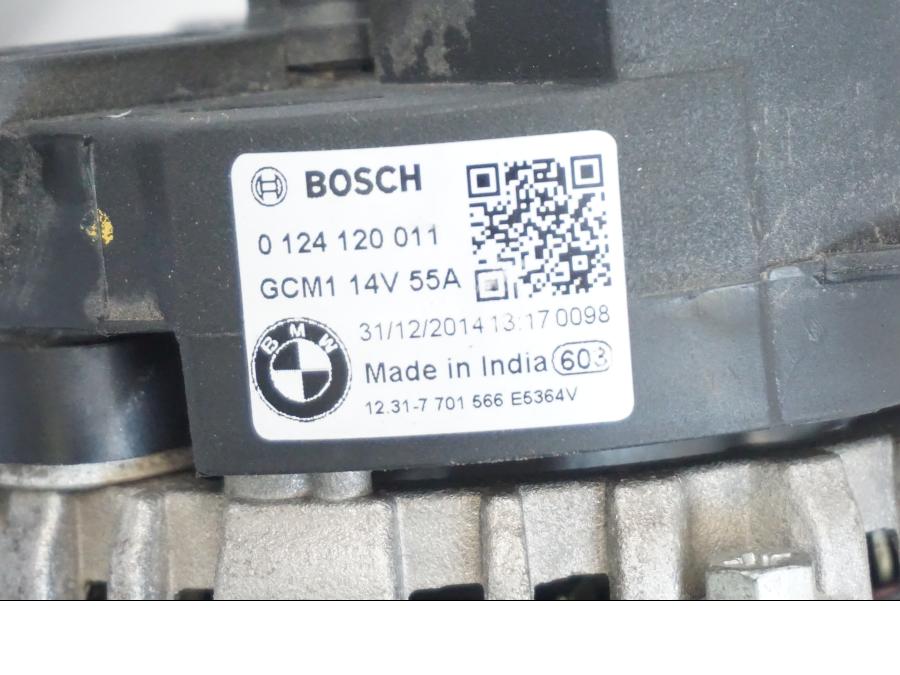 Vänster sida på Generator från en BMW K 1600 -2015 motorcykel.