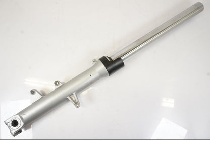 Framsidan på Gaffelben från en Honda NT 700 -2008 motorcykel.