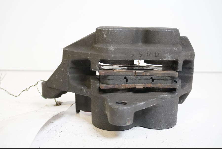 Höger sida på Bromsok från en Yamaha YZF R6 -2000 motorcykel.