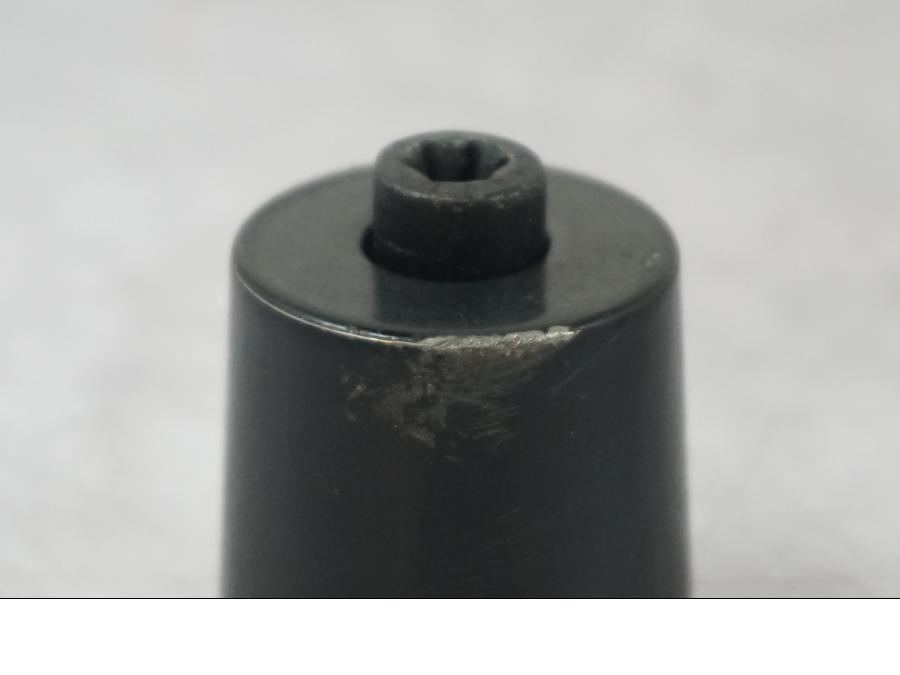 Baksidan på Styrvikt från en BMW R 1200 R -2007 motorcykel.