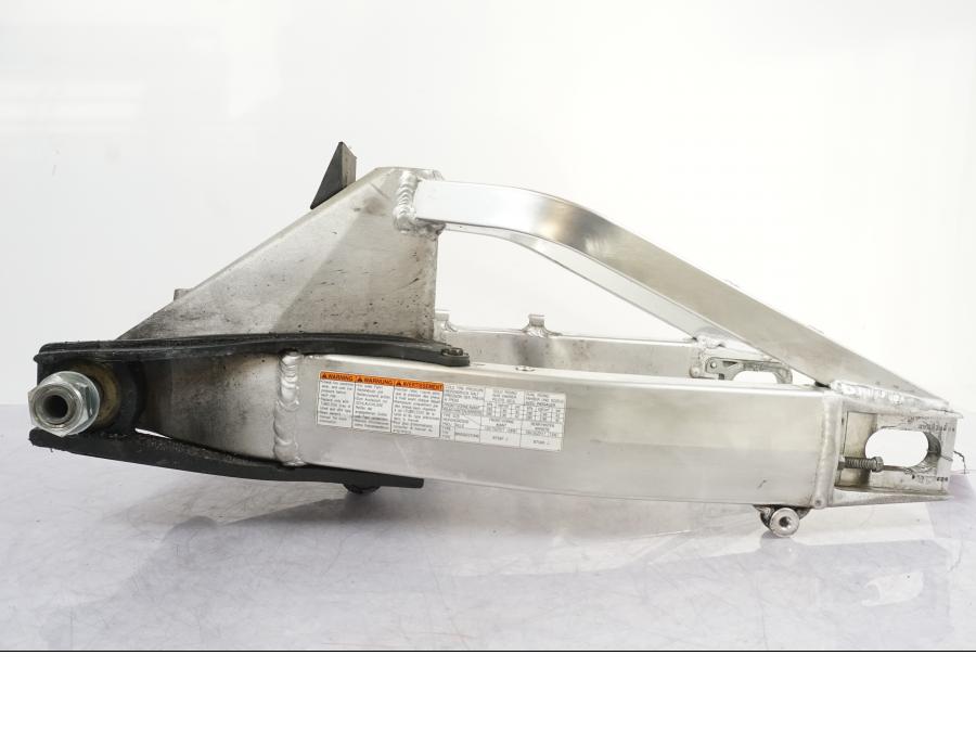 Baksidan på Sving från en Suzuki GSX 1300 RX -1999 motorcykel.