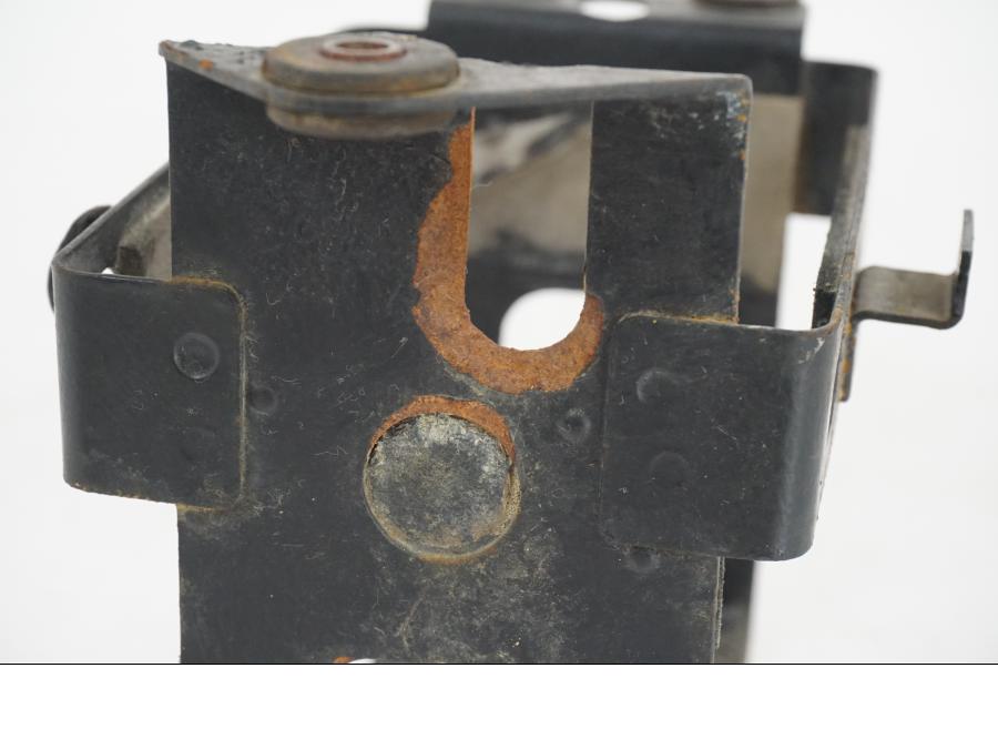 Extrabild1 på Batterihållare från en Suzuki GS 1000 -1978 motorcykel.