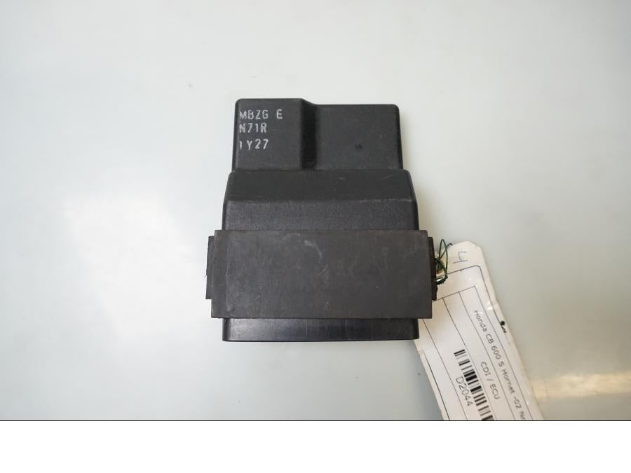 Framsidan på CDI / ECU från en Honda CB 600 Hornet -2002 motorcykel.