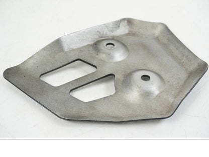 Snett nerifrån på Fotpinnehälskydd från en Yamaha XT 660 X -2005 motorcykel.