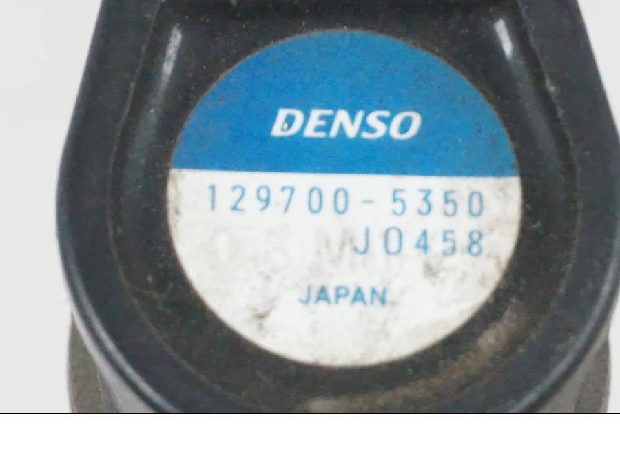 Snett nerifrån på Tändspole från en Kawasaki ER-6N ABS -2010 motorcykel.