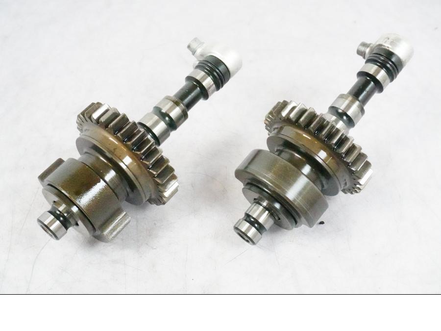 Höger sida på Balansaxel från en BMW K 1200 S -2005 motorcykel.