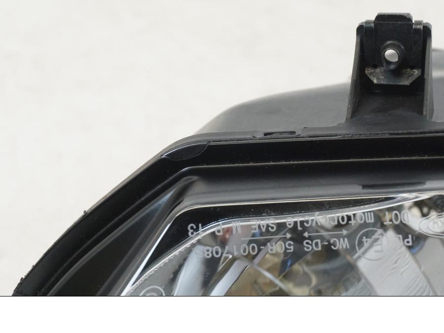 Extrabild3 på Strålkastare från en BMW S 1000 R -2013 motorcykel.